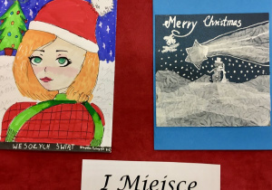 1- Portret dziewczynki o zielonych oczach i jasnych włosach w czapce Mikołaja i czerwonym swetrze. 2 - Biała, ośnieżona górka, na której stoi bałwanek wśród spadających płatków śniegowych , a nad nim widać gwiazdę betlejemską.