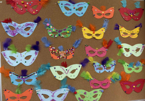 Maski karnawałowe uczniów