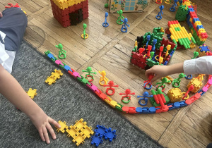 Uczniowie podczas zajęć