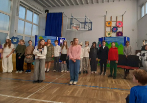 Program artystyczny uczniów klas starszych Spotkanie z Tuwimem.