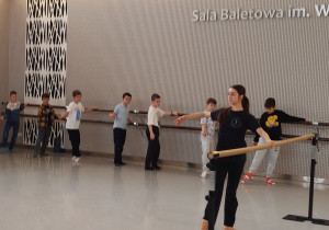 Uczniowie kl.3c na warsztatach baletowych