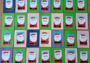 Uczniowie klasy 1a przygotowali z okazji mikołajek, świąteczne kartki z Mikołajem dla dzieci z Przedszkola w Aleksandrowie Łódzkim