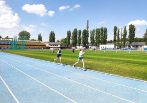 Zawodniczki podczas biegu na dystansie 600 m
