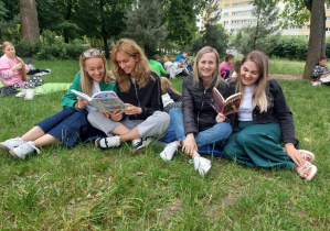 Panie nauczycielki świecące przykładem