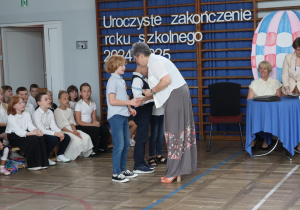 Wręczenie nagród i gratulacje od Pani Dyrektor