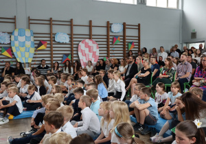 Uczniowie klas i ich rodziny