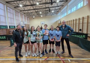 Reprezentanci SP71 z trenerami.