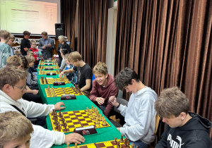 Reprezentanci SP 71 podczas rozgrywania kolejnej rundy.