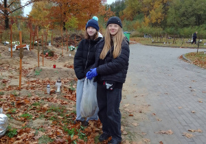 Wolontariusze biorący udział w akcji Światełko Pamięci.