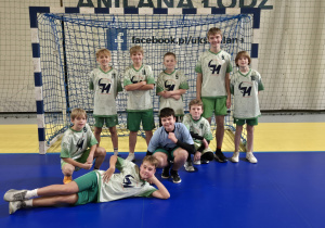 Reprezentacja szkoły na międzyszkolnych rozgrywkach w piłce ręcznej chłopców
