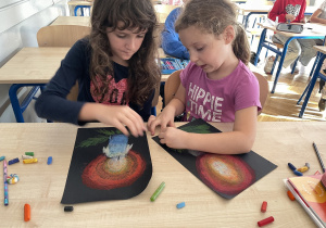 Uczniowie podczas zajęć