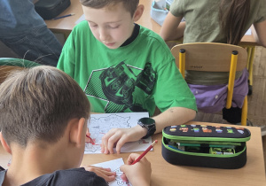 Uczniowie podczas zajęć