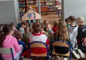 Uczniowie podczas zajęć