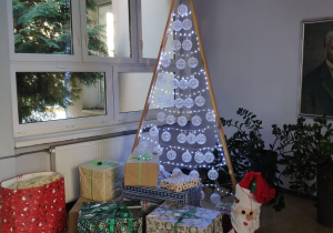 Ogrom prezentów zebranych przez naszych uczniów w ramach Szlachetnej Paczki.