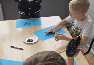 Uczniowie podczas zajęć