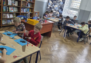 Uczniowie podczas zajęć