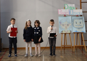 Występ uczniów z okazji Dnia Babci i Dziadka.