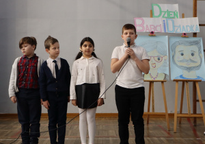 Występ uczniów z okazji Dnia Babci i Dziadka.